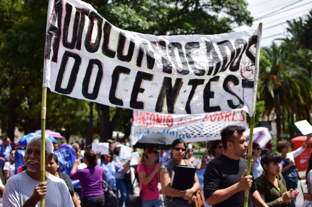 Docentes-autoconvocados-en-protestas-del-ano-2017-Foto-Archivo-1600x1066
